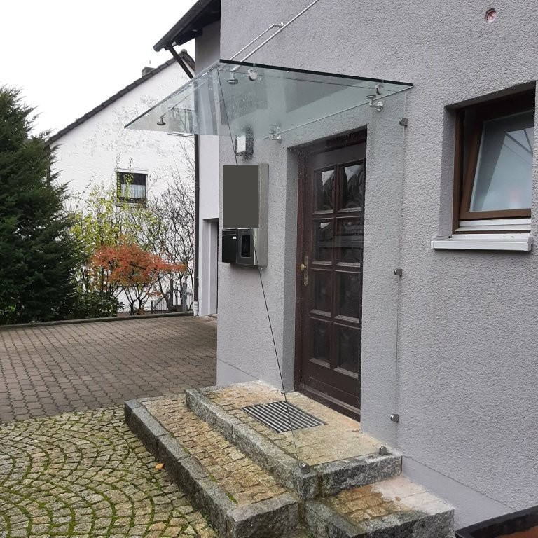 Wir machen Vordächer aus Glas rund um Regensburg für Sinzing, Nittendorf, Pielenhofen, Laaber und Beratzhausen.